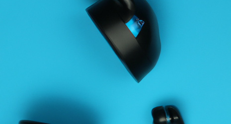 ¿Cuál es el modelo de auriculares Bluetooth más resistente al sudor y al agua?