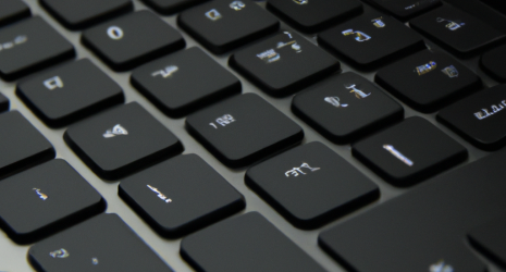¿Es mejor un teclado mecánico o de membrana en un ordenador de sobremesa?