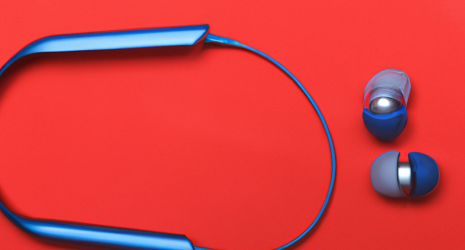 Los auriculares Bluetooth perfectos para disfrutar de tus podcasts y audiolibros favoritos.