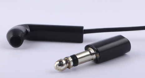 ¿Se puede utilizar un adaptador bluetooth para transmitir audio en un sistema de sonido doméstico?